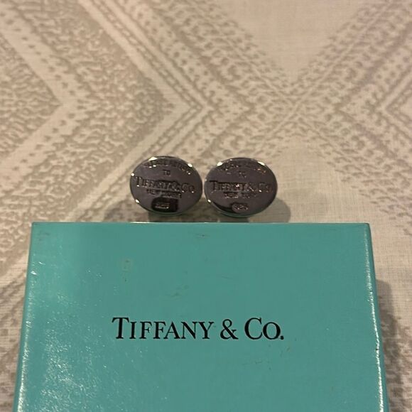 Tiffany & Co ‘Return to Sender’ Sterling Silver Oval Men’s Cufflinks - Picture 1 of 5